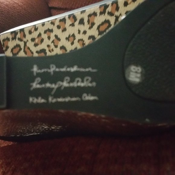 KARDASHIAN COLLECTION WEDGIES SIZE 8 MEDIUM - Picture 5 of 5